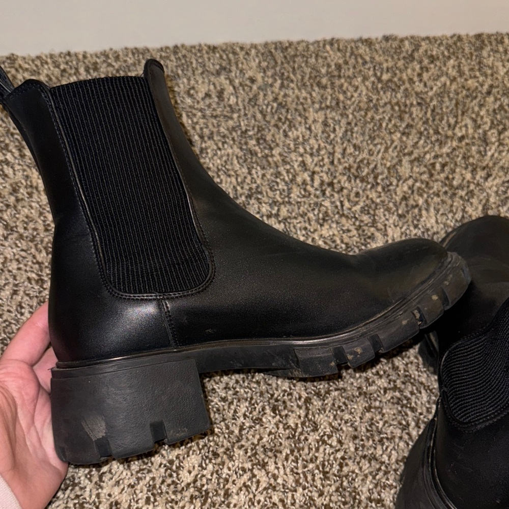 Steve Madden black Chelsea slip on boots - Picture 4 of 10